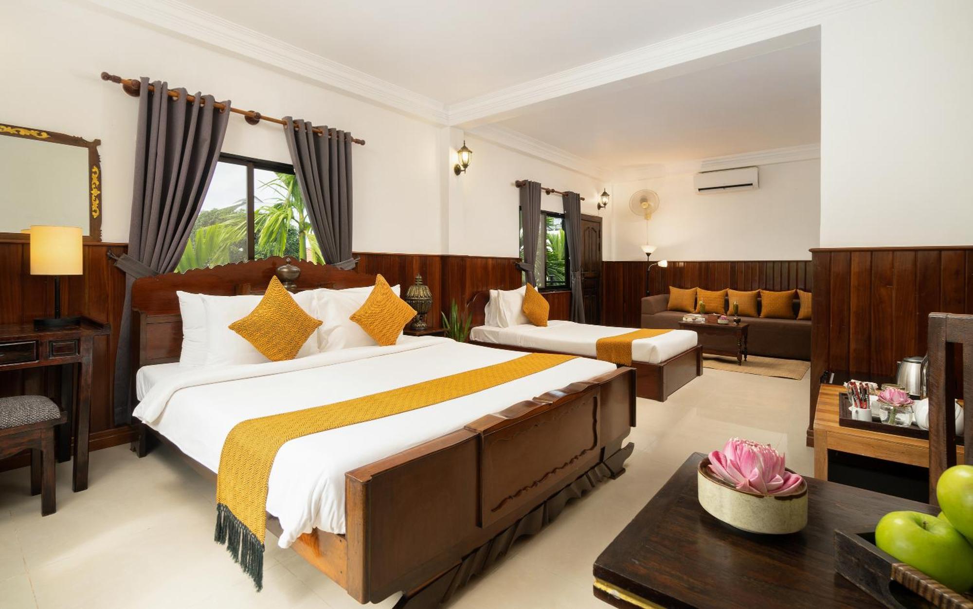 The Urban Hotel Sziemreap Kültér fotó