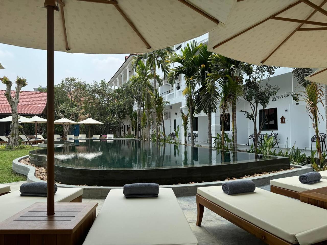 The Urban Hotel Sziemreap Kültér fotó