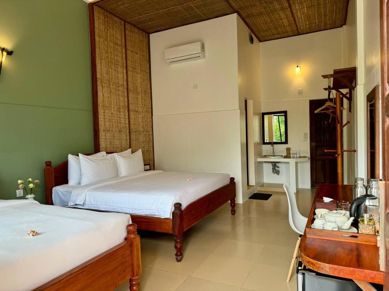 The Urban Hotel Sziemreap Kültér fotó